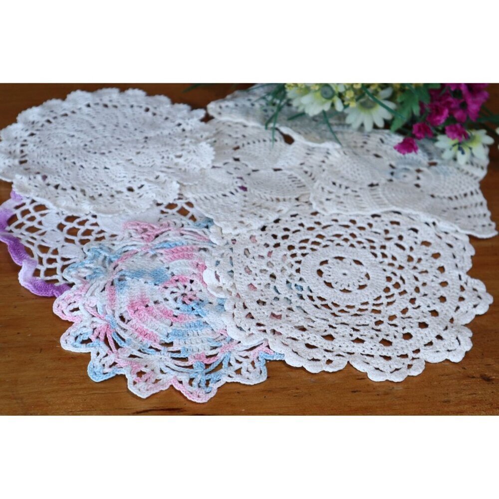 7 Doilies Small Doily Crocheted Doily White  Vintage Doilies  V20
